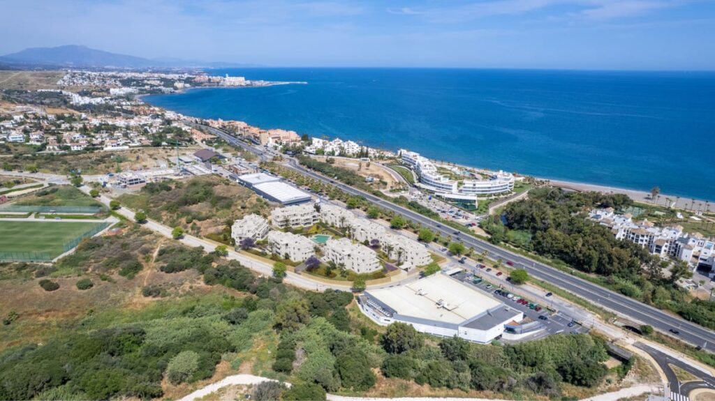 3 Bedroom Top Floor Apartment in Estepona