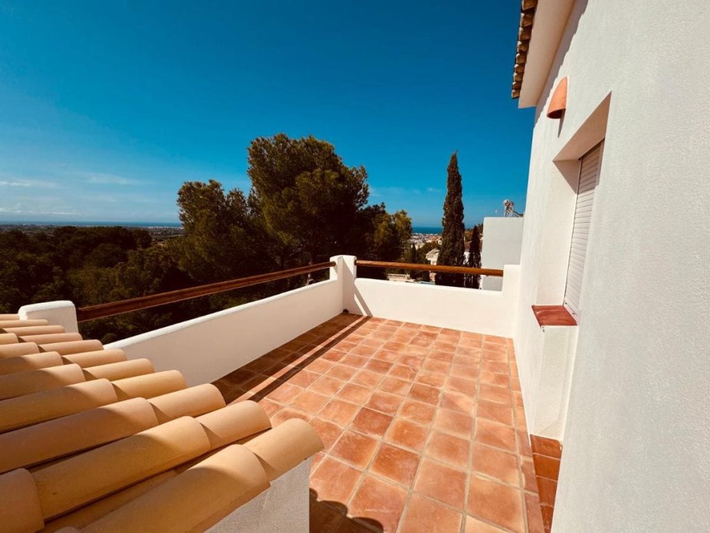 5 bedroom Villa in Denia