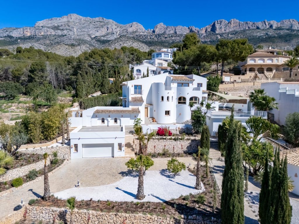 5 bedroom Villa in Altea