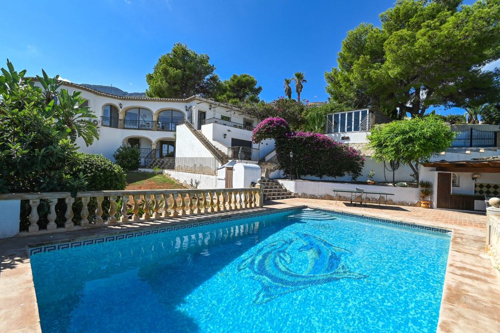 5 bedroom Villa in Denia