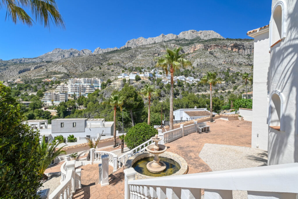 4 bedroom Villa in Altea